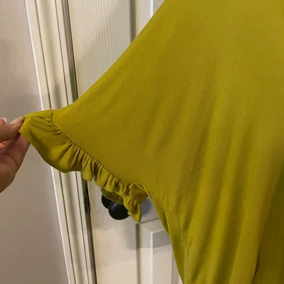 Loft Ruffle Dolman Sleeve Top size S - Picture 3 of 3